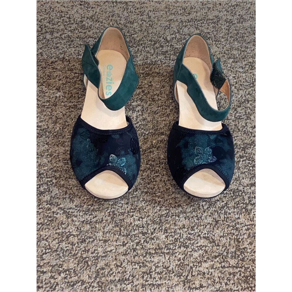 Ezies By Crowne Comforteur Teal and Black Floral Open-Toe Ankle-Strap Sandals 7W